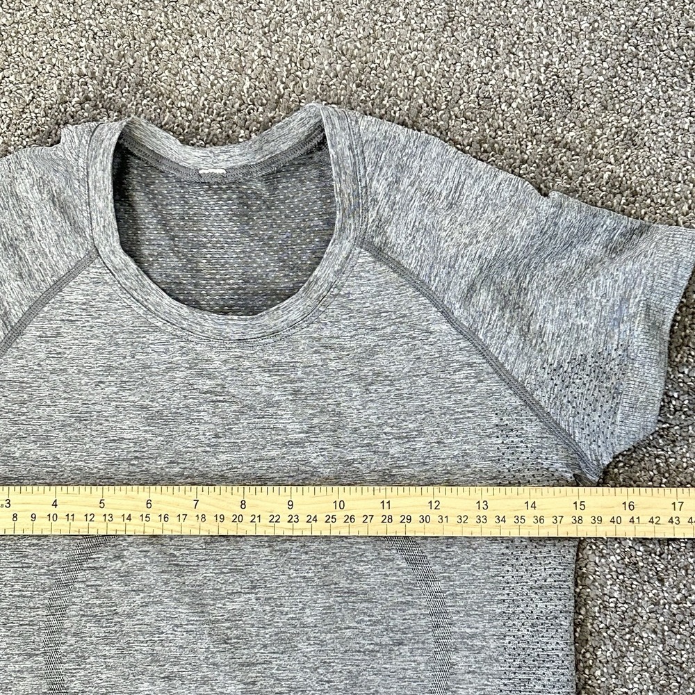 Lululemon Swiftly Shirt- Women's 6 - Tech Short Sleeve Grey Hip Length EUC $68 - Picture 6 of 8